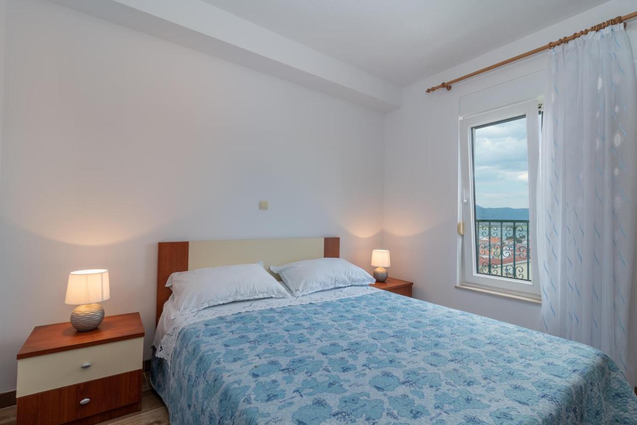 Apartman Dildo Trogir Exterior foto