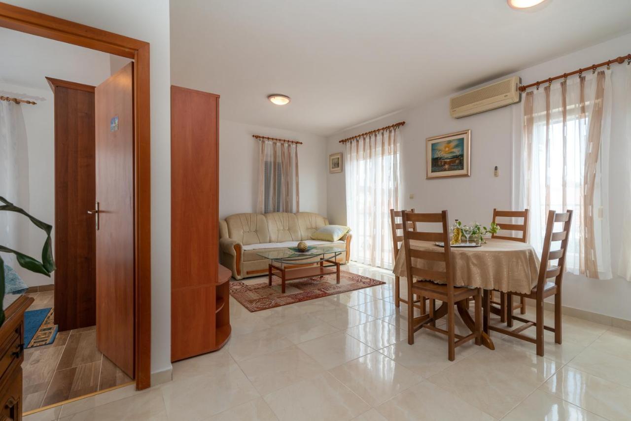 Apartman Dildo Trogir Exterior foto